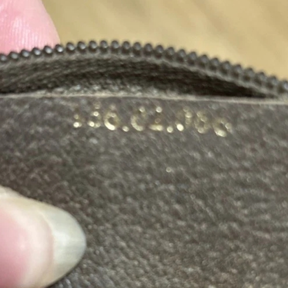 AUTHENTIC VINTAGE Gucci Beige and Brown Monogram Bag - Picture 10 of 10